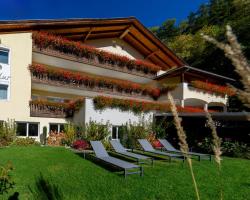 Saldur Small Active Hotel
