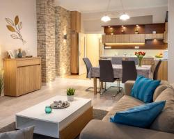 Asbóth Taylor Apartment