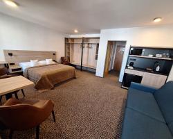 Hotel Avion