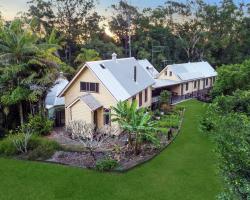 Glasshouse Mountains Ecolodge