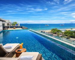 Sunday Beachfront View Jomtien Pattaya