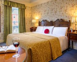 Arbutus Hotel