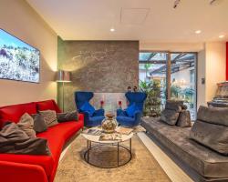 Hotel White