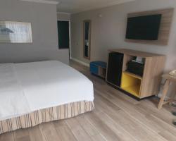 Days Inn & Suites by Wyndham Mountain View