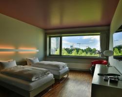 Dasbreitehotel am Rhein