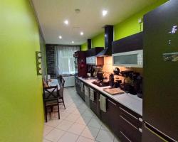 APARTAMENT VENGE -CAŁE MIESZKANIE 46m2 NA WYŁĄCZNOŚĆ - Z JEDNĄ SYPIALNIĄ I JEDNYM SYPIALNO-SALONEM -3 PIĘTRO BEZ WINDY- REZERWACJA BEZ KARTY KREDYTOWEJ-KLIMATYZACJA-NETFLIX-2 ŁÓŻECZKA DZIECIĘCE, BEZPŁATNY PARKING PUBLICZNY NA MONITOROWANYM PODWÓRZU