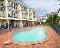 Bombora Resort - Coolangatta