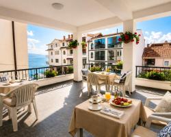 Villa Dudan LakeView Terrace & Parking available