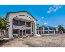 Motel 6 Pensacola, FL - NAS