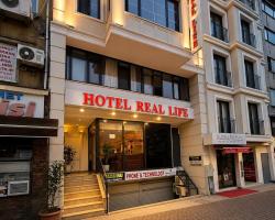 Hotel Real Life