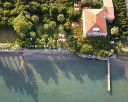 Mouria Pension Rooms & Studios