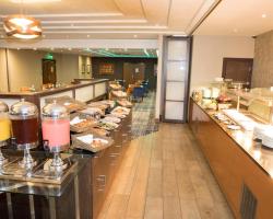 Crowne Plaza London - Gatwick Airport by IHG