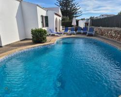 Villa familiar con piscina privada en Calan Blanes