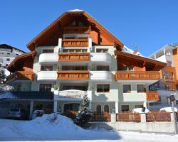 Hotel Garni Alpenhof