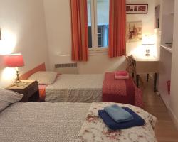Room in apartment - Rue Droite