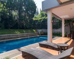 Harmony Hilltop City View Villa 4 Bedrooms With a Private Heated Swimming Pool and a Billiard Table
