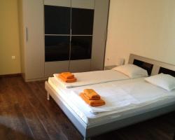 2-bedroom, 2-bathroom with free transport from Airport