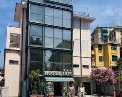 Hotel Iris