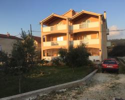 Apartments Mladenka 20m from marina!