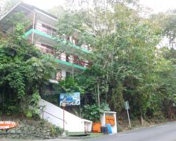 Pura Vida Hostel - Manuel Antonio