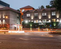 BLVD Hotel & Suites - Walking Distance to Hollywood Walk of Fame