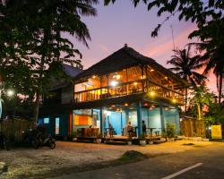 Full Moon hostel