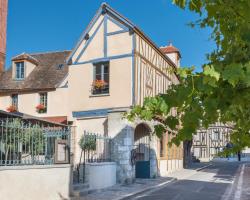 Hôtel Aux Vieux Remparts, The Originals Relais