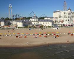 Cedar Point Hotel Breakers