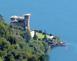 Castello Sul Lago Tre