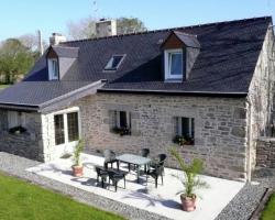 Warm Holiday Home at Plozevet Brittany with Lawn