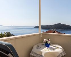 Apartment Rose Garden