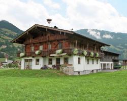 Blick Zum Mayrhofen