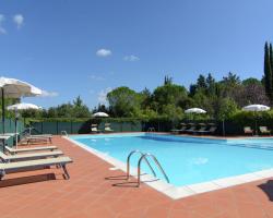 Spacious Farmhouse in Campriano with Swimming Pool