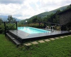 Cozy Holiday Home in Cutigliano with Swimming Pool