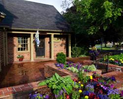 Hillwinds Inn - Blowing Rock