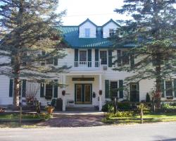Portage Inn Rent Entire Lake-Side Inn, Sleeps up to 30