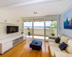 Apartment Riva with Sea view