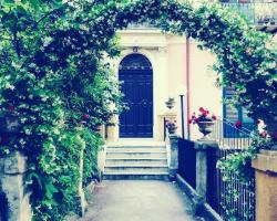 King Arthur's Houses