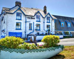 Lion Hotel & Studio Apartments