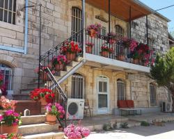 Rosary Sister Guest House Ein Karem