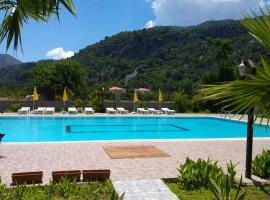 Seven Seasons Hotel, hotel in Cıralı