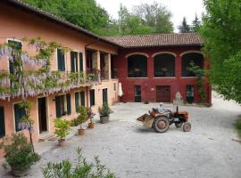 Cascina Sant'Eufemia, фермерский дом в городе Синио