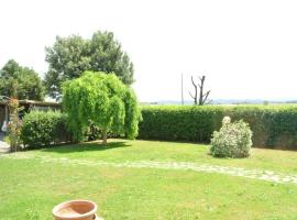 Agriturismo Poggio Campana, farm stay in San Donato