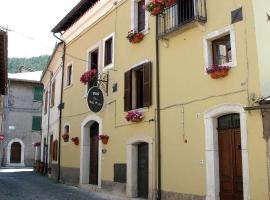 Bed and Breakfast Via Della Piazza, hotel em Pescasseroli