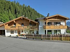 Landhaus & Apartment Taxach, hotel en Ried im Zillertal