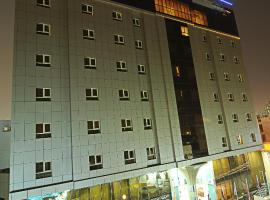 Corp Executive Hotel Doha Suites, hotel in Doha