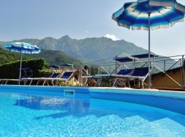 Albergo Miramonti, hotel v destinaci Comano