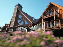Selenia Lodge- Résidences et Chalets dans les Laurentides、Saint-Rémi-dʼAmherstのシャレー
