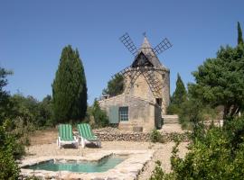 Moulin de maître Cornille, hotel com piscinas em Castillon-du-Gard