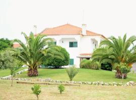 Quinta da Perdiz Country House, дом для отпуска в городе Сантарен